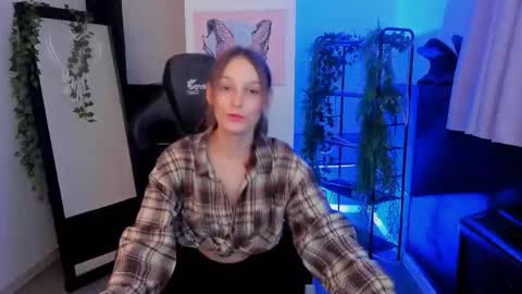 jenniferkiim online show from 10/23/25, 11:31