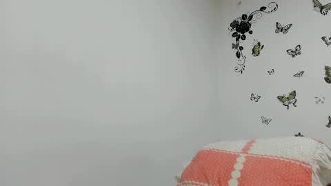 Snapshot of jenniferloveyou chatting on 06/17/26, 05:03 jenniferloveyou online show from 06/17/26, 05:03