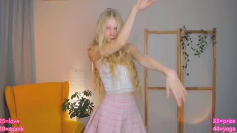 Snapshot of jenny_ames chatting on 12/05/24, 06:33 Jenny  online show from 12/05/24, 06:33