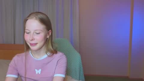 Snapshot of jenny_angelok chatting on 12/13/24, 01:01 Next broadcast on December 05 subject to change online show from 12/13/24, 01:01