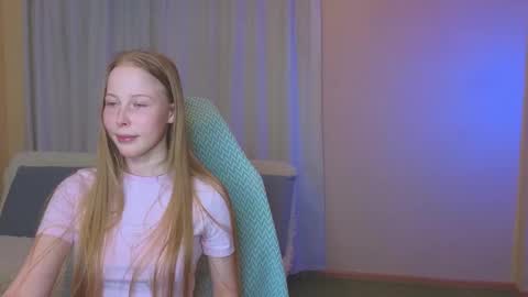 Snapshot of jenny_angelok chatting on 01/20/25, 01:53 Next broadcast on December 05 subject to change online show from 01/20/25, 01:53