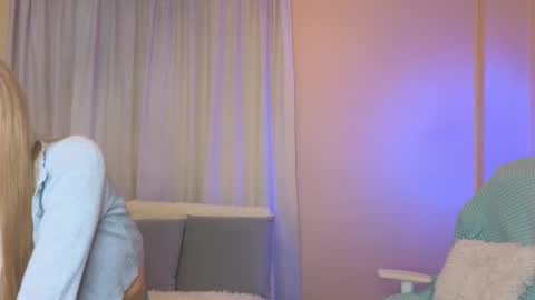 Snapshot of jenny_angelok chatting on 01/24/25, 09:49 Next broadcast on December 05 subject to change online show from 01/24/25, 09:49