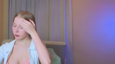 Snapshot of jenny_angelok chatting on 01/25/25, 03:20 Next broadcast on December 05 subject to change online show from 01/25/25, 03:20