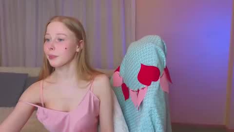 Snapshot of jenny_angelok chatting on 02/21/25, 01:22 Next broadcast on December 05 subject to change online show from 02/21/25, 01:22