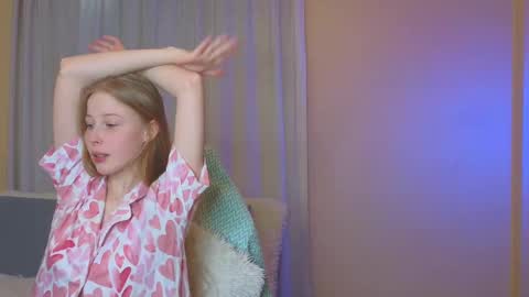 Snapshot of jenny_angelok chatting on 03/06/25, 09:03 Next broadcast on December 05 subject to change online show from 03/06/25, 09:03