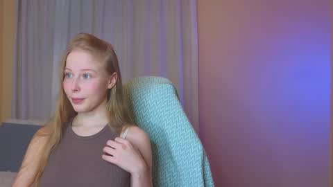 Snapshot of jenny_angelok chatting on 03/10/25, 10:15 Next broadcast on December 05 subject to change online show from 03/10/25, 10:15