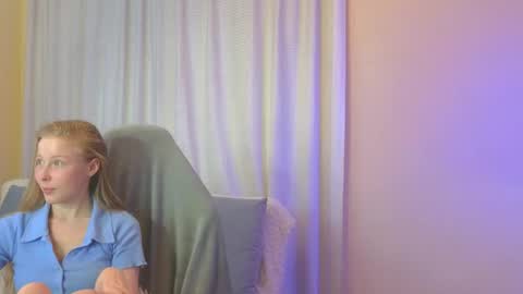 Snapshot of jenny_angelok chatting on 09/17/25, 10:39 Next broadcast on December 05 subject to change online show from 09/17/25, 10:39