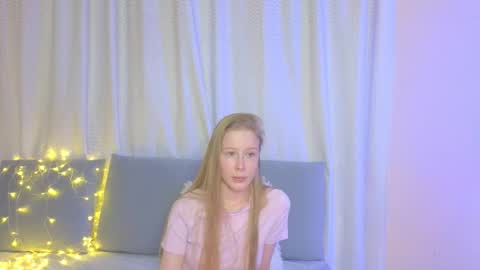 Snapshot of jenny_angelok chatting on 01/16/26, 01:04 Next broadcast on December 05 subject to change online show from 01/16/26, 01:04