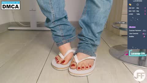 Jenny online show from 10/21/25, 12:39