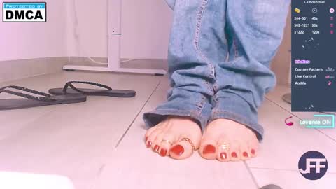 Jenny online show from 10/25/25, 01:29