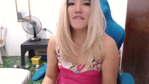 Jenny online show from 02/21/25, 06:04