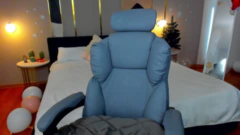 Jennt online show from 01/28/25, 07:22