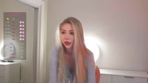 Jenny  Instagram jenny ppperry  NEXT LIVE TUESDAY  online show from 11/17/25, 12:27