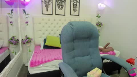 Snapshot of jenny_stark chatting on 05/13/26, 11:18 jenny_stark online show from 05/13/26, 11:18