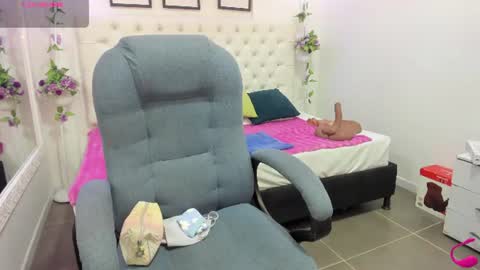 Snapshot of jenny_stark chatting on 07/22/26, 11:02 jenny_stark online show from 07/22/26, 11:02