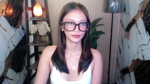 Snapshot of jenny_sweetgirlx chatting on 07/13/26, 04:59 jenny_sweetgirlx online show from 07/13/26, 04:59