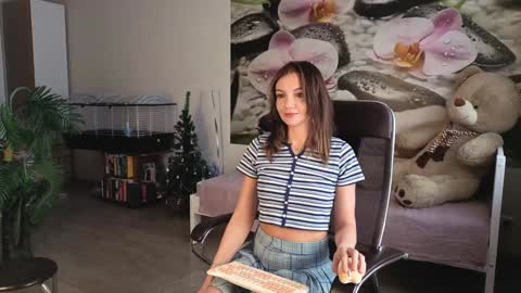 jennycutey online show from 01/19/25, 04:33