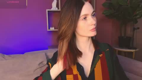 Snapshot of jennyfer_me chatting on 06/04/26, 12:44 jennyfer_me online show from 06/04/26, 12:44