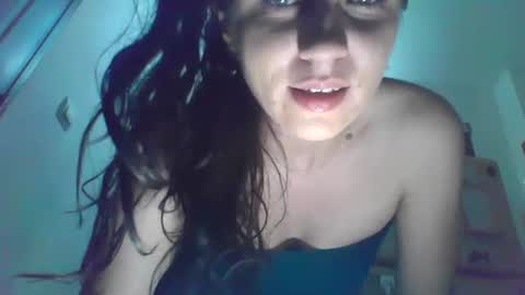 Snapshot of jennyferdoe chatting on 12/29/24, 04:16 jennyferdoe online show from 12/29/24, 04:16