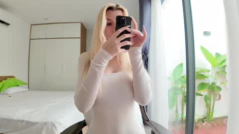 Jen  online show from 02/28/25, 06:32