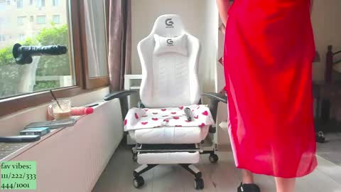 infamous blondiechloe.             Jennyjennywildd online show from 04/21/26, 06:31