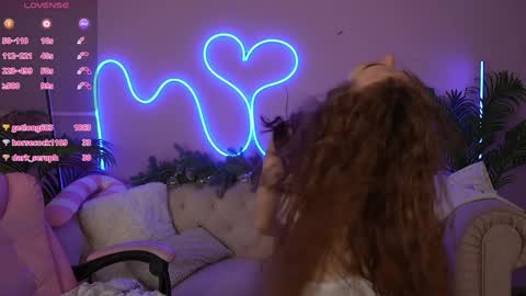 Snapshot of jennyyluv chatting on 01/04/25, 04:55 JENNY online show from 01/04/25, 04:55