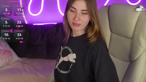 Snapshot of jennyyluv chatting on 11/03/25, 01:51 JENNY online show from 11/03/25, 01:51