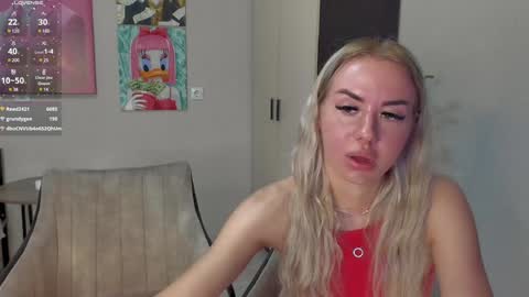 Hi hi We are Jessie and Betti online show from 01/15/25, 01:52