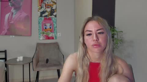 Hi hi We are Jessie and Betti online show from 01/24/25, 05:42