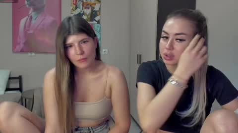 Hi hi We are Jessie and Betti online show from 02/16/25, 09:27