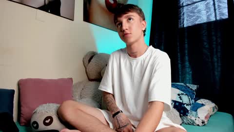 Snapshot of jeremy_salvatore_ chatting on 12/23/24, 04:28 jero independent model online show from 12/23/24, 04:28