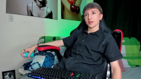 Snapshot of jeremy_salvatore_ chatting on 01/20/25, 06:21 jero independent model online show from 01/20/25, 06:21