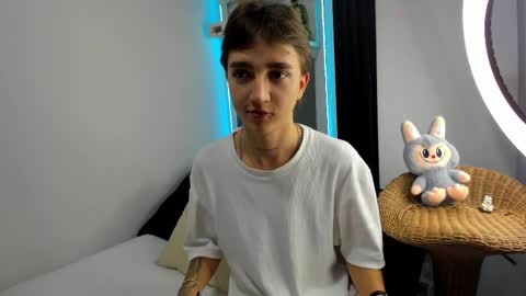 jero independent model online show from 11/12/25, 07:42