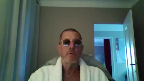 Snapshot of jerflor chatting on 09/24/25, 04:21 jerflor online show from 09/24/25, 04:21