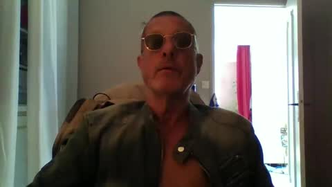 Snapshot of jerflor chatting on 10/01/25, 11:16 jerflor online show from 10/01/25, 11:16