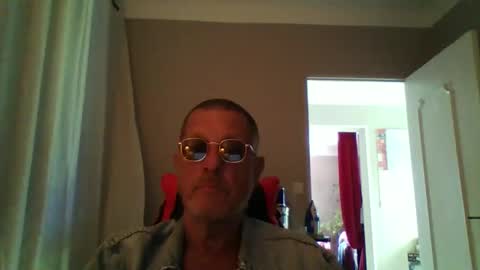 Snapshot of jerflor chatting on 10/04/25, 02:04 jerflor online show from 10/04/25, 02:04