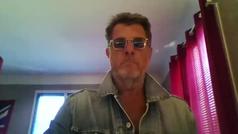 Snapshot of jerflor chatting on 05/24/26, 02:22 jerflor online show from 05/24/26, 02:22