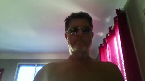 Snapshot of jerflor chatting on 05/27/26, 02:25 jerflor online show from 05/27/26, 02:25