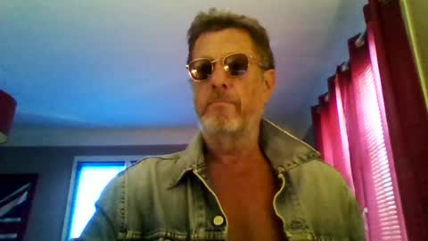 Snapshot of jerflor chatting on 06/21/26, 03:47 jerflor online show from 06/21/26, 03:47