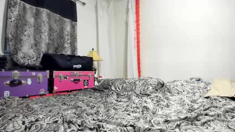 Snapshot of jerilynn chatting on 10/05/25, 11:02 Jeri Lynn online show from 10/05/25, 11:02