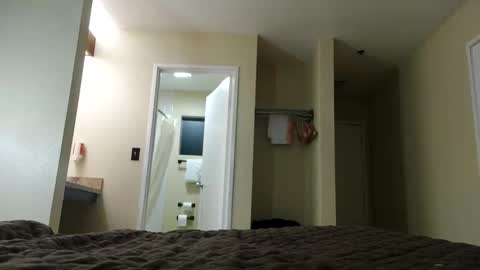 SkynStarlight online show from 02/20/26, 06:19