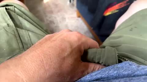 Snapshot of jerswill chatting on 09/29/25, 08:13 Jeremys room chill and puff one enjoy online show from 09/29/25, 08:13