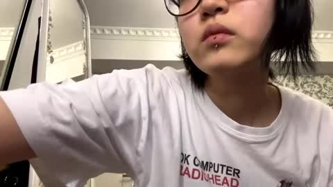 Emi online show from 04/29/26, 07:53