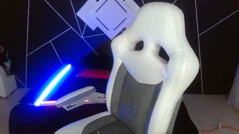 Snapshot of jesiclark chatting on 12/03/24, 09:11 sofi online show from 12/03/24, 09:11