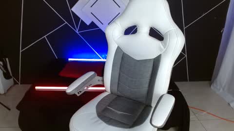 Snapshot of jesiclark chatting on 01/22/25, 01:53 sofi online show from 01/22/25, 01:53