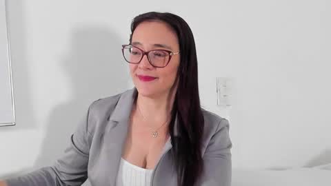 Snapshot of jess1ca_herrera chatting on 05/15/26, 09:33 jessica herreraToday I will be your devil and you my victim online show from 05/15/26, 09:33