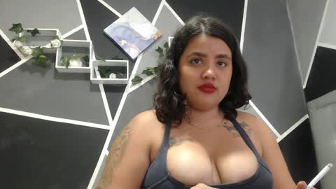 Snapshot of jess_beauty chatting on 01/14/25, 03:32 jess beauty online show from 01/14/25, 03:32