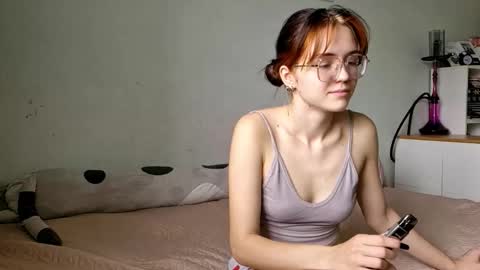 Snapshot of jessa_vibe chatting on 10/15/25, 08:14 Jessica but u can call me Jessa online show from 10/15/25, 08:14