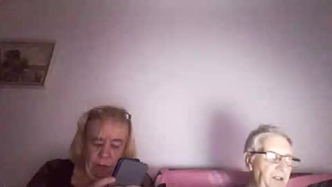 Snapshot of jessandsilverfox61 chatting on 11/07/25, 08:53 jessandsilverfox61 online show from 11/07/25, 08:53