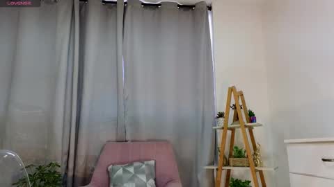 bella  adams online show from 02/18/25, 09:20